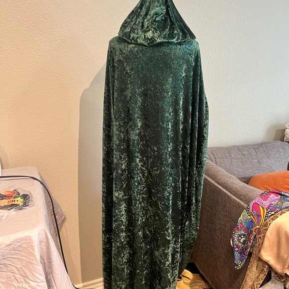 Emerald green cape - Picture 4 of 5